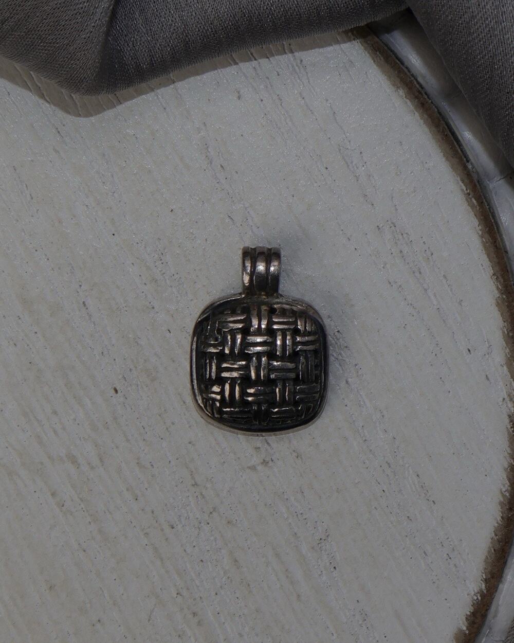 Vintage Sterling Silver Wicker Style Square Pendant 2.5G / 0.6in